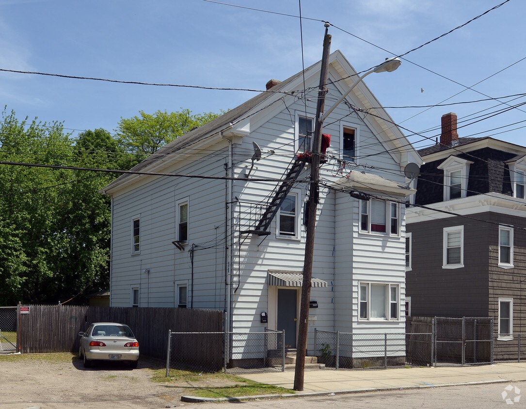 Building Photo - 105 Bowdoin St