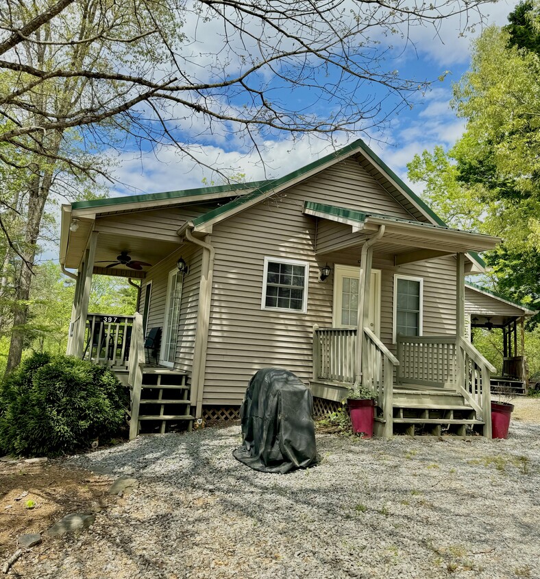 Primary Photo - 397 Barefoot Landing Dr