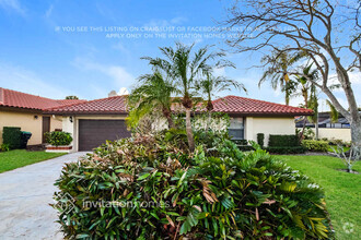 Building Photo - 8213 Villa Dr