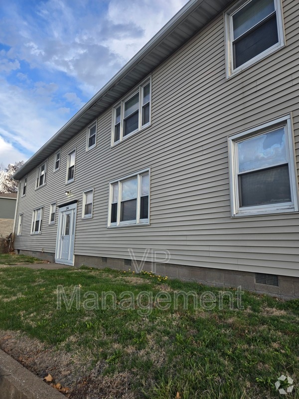 Building Photo - 418 23rd St