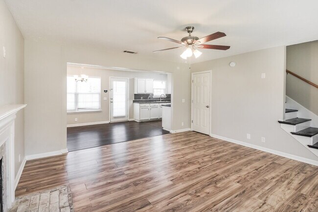 Building Photo - 809 Winchester Cl
