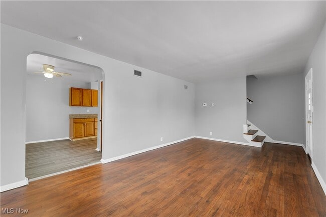 Foto del edificio - 20850 Morris Ave