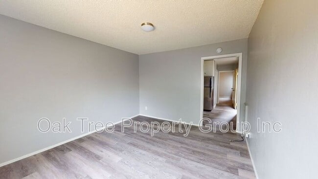 Foto del edificio - 1648 Russell St