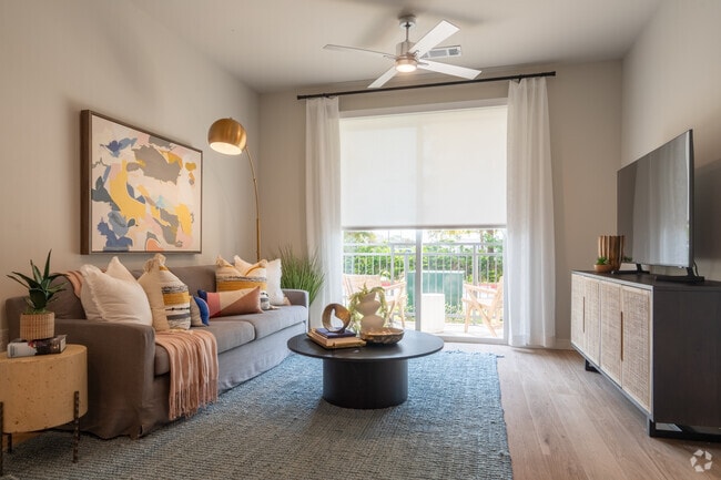2BR, 2BA -1053SF - Broadstone Baybrook