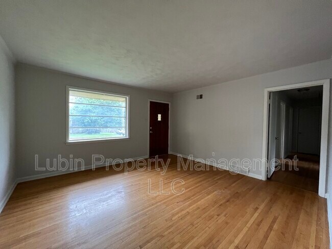 Foto del edificio - 3185 Range Line Rd