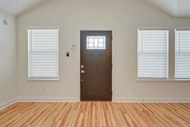 Building Photo - 7339 Krueger Rd