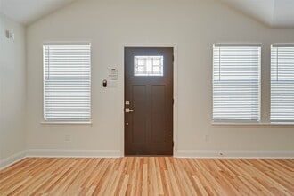 Building Photo - 4934 Malmedy Rd
