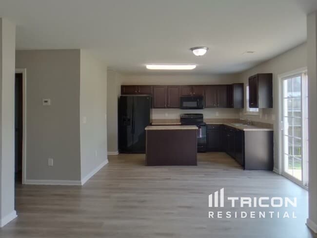 Building Photo - 774 Markham Cir