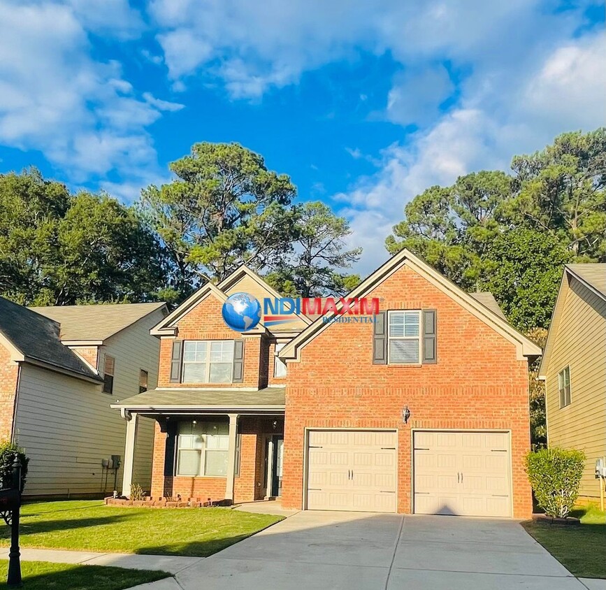 Primary Photo - Brick front 2-story house in the DISCOVERY...