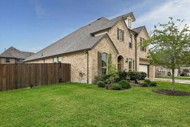 Foto del edificio - 729 Maplewood Dr