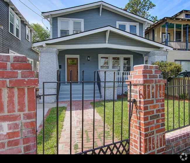 Building Photo - 35 Cypress St