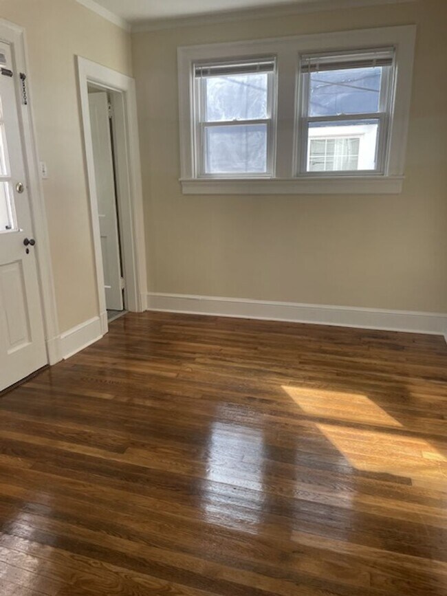 Foto del edificio - 423 Avondale Dr