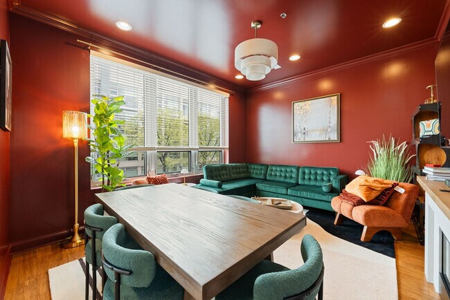 Foto del edificio - 1243 W Madison St