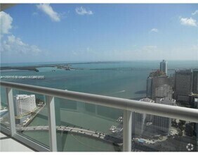 Building Photo - 495 Brickell Ave