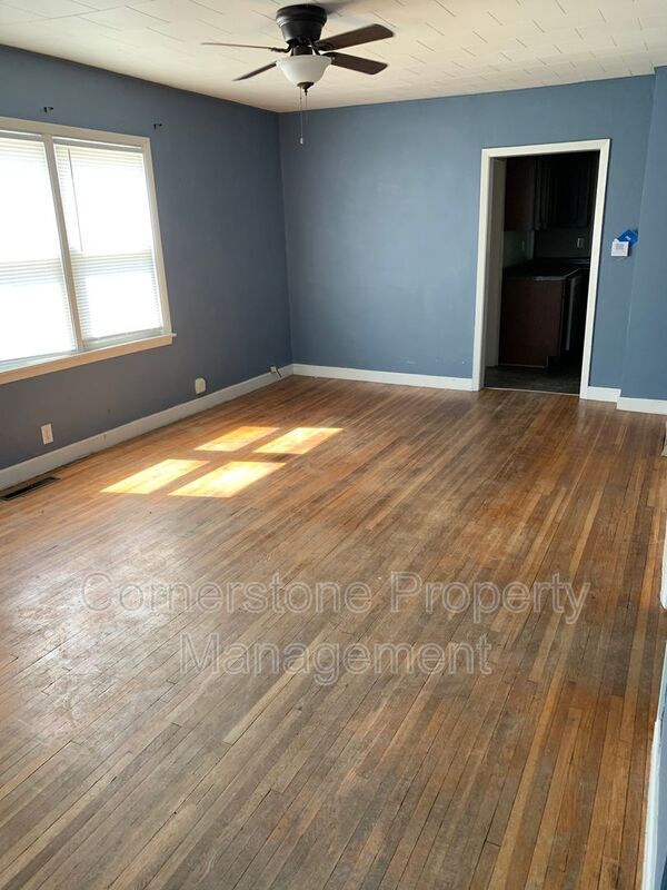 Building Photo - 633 Maple Ave