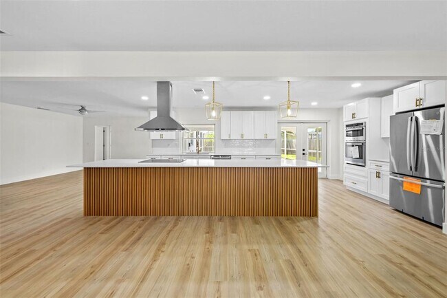 Foto del edificio - 5700 Bayou Grande Blvd NE