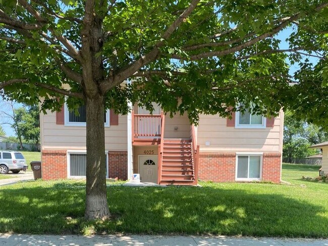 Foto del edificio - Aplin Duplex (4025/4027)