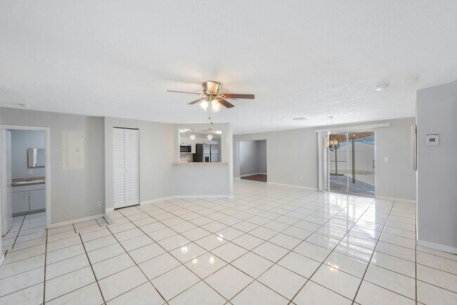 Building Photo - 14998 54th Way N