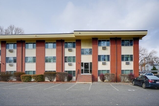 Building Photo - 80 Beach St