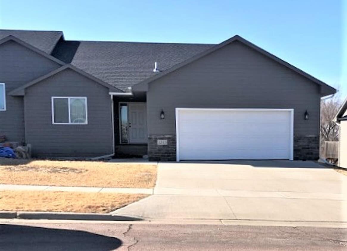 Primary Photo - Spacious, Modern East Side Town Home