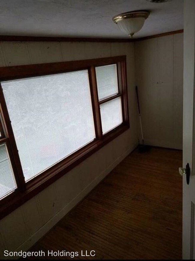 Building Photo - 1 br, 1 bath Apartment - 712 Indiana Ave.