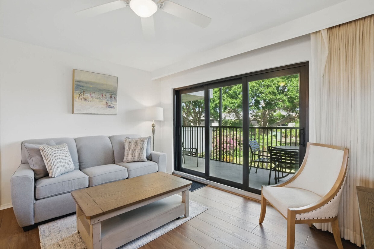 Primary Photo - 600 Neapolitan Way