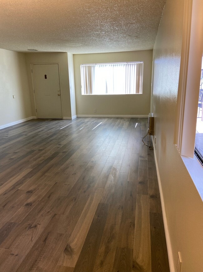 Living Room - 900 Madeleine Way