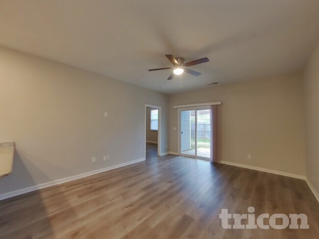 Foto del edificio - 9150 War Eagles Way