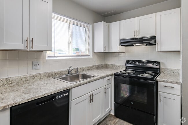 Interior Photo - Autumn Lakes Apartments