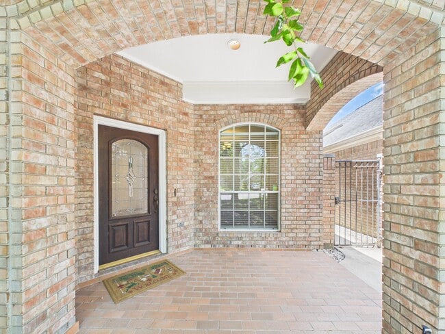 Building Photo - 5407 Lake Pl Dr