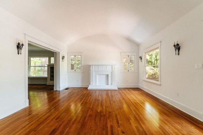 Foto del edificio - 2170 W 24th St