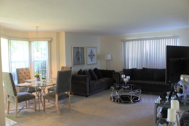 Building Photo - 314 Crystal Ridge Dr