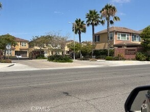 Building Photo - 14806 Apricot Ln