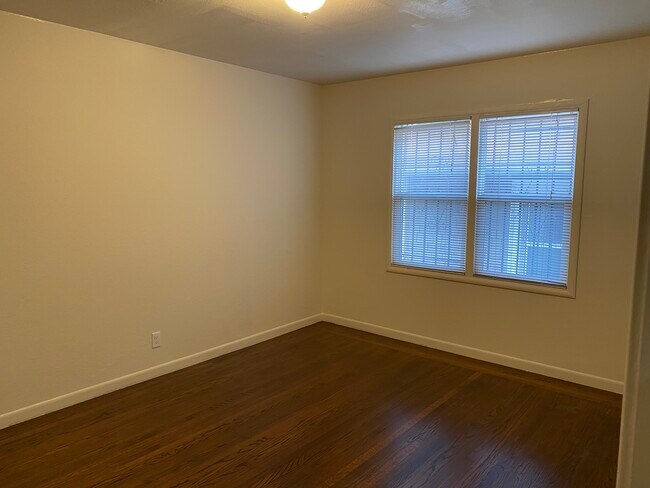 Foto del edificio - 2716 19th Ave