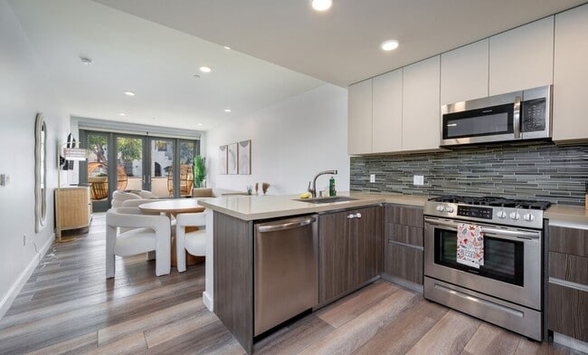 Foto del edificio - 1070 S Bedford St