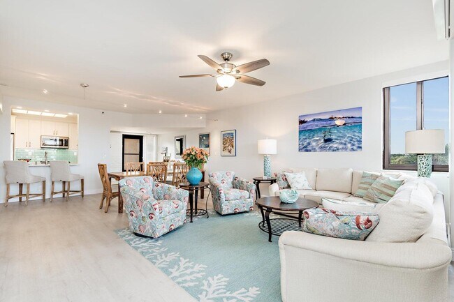 Building Photo - 16940 W Bay Dr