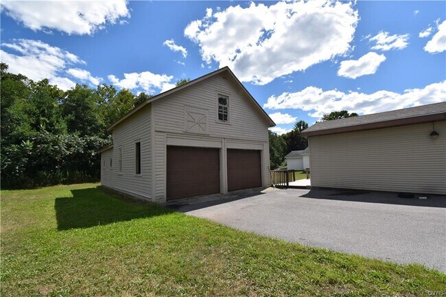 Foto del edificio - 161 W Remington St