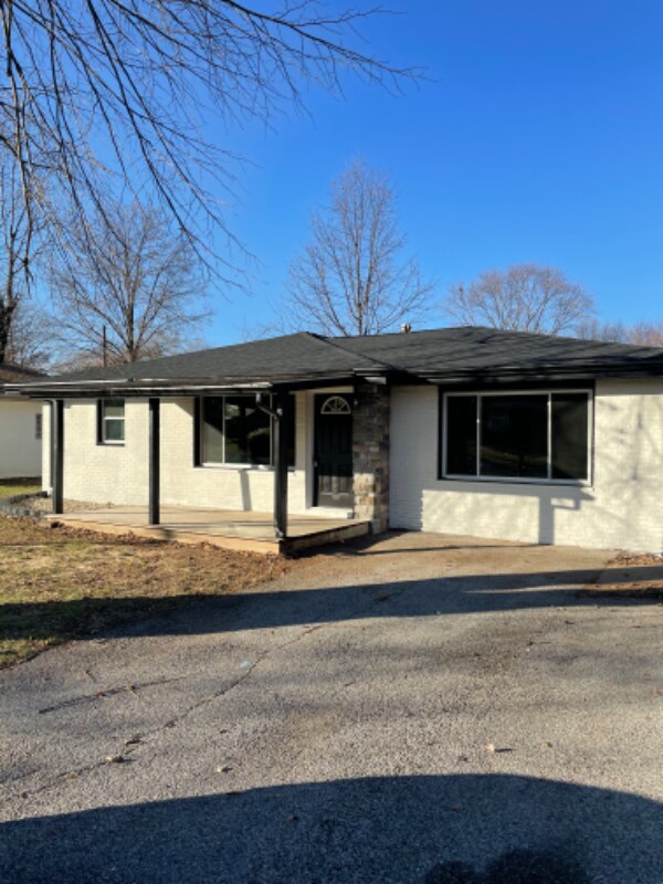 15 Moorland Dr, Granite City, IL 62040 House Rental in Granite City