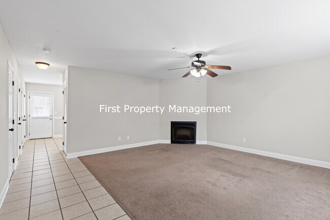 Building Photo - 1109 Maple Tree Ln
