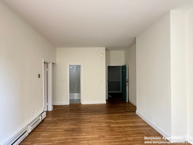 Building Photo - 510 Beacon St