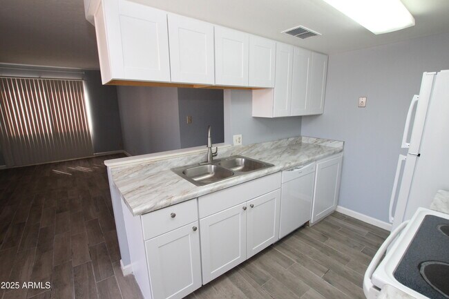 Foto del edificio - 14407 N Boxwood Ln