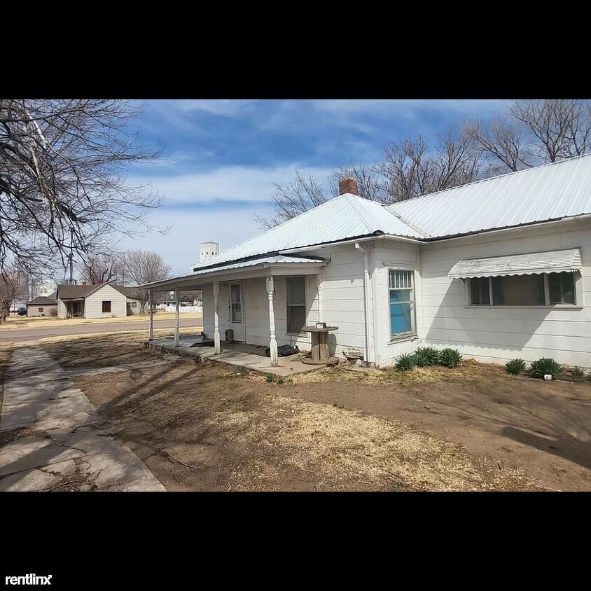 Primary Photo - 2 br, 1 bath House - 122 North Ford Avenue