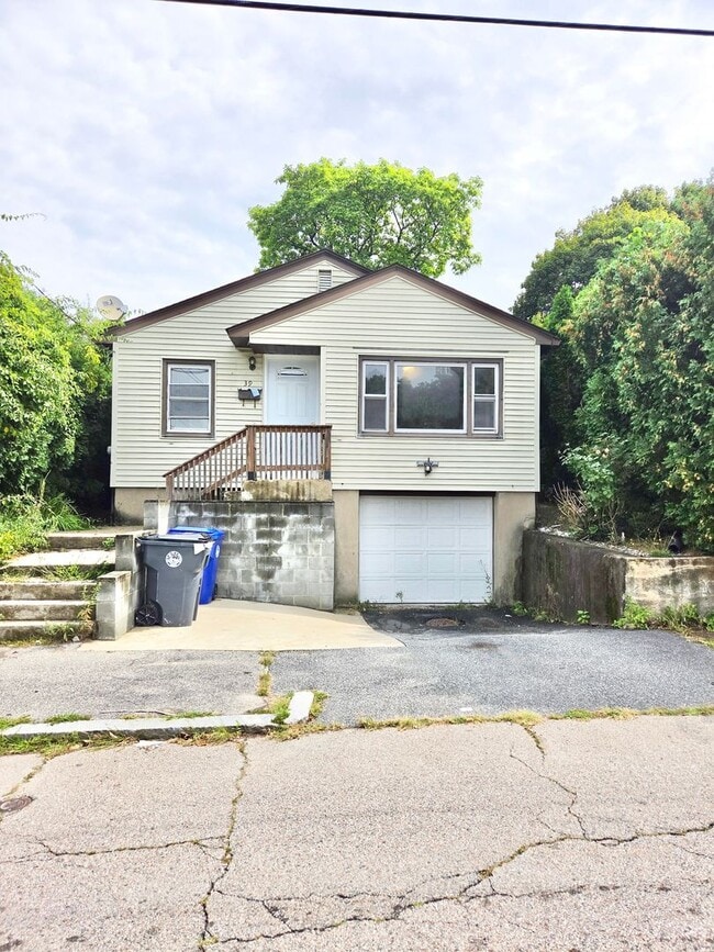 Building Photo - 39 Standish Ave