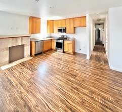 Building Photo - 5507 S Manhattan Pl