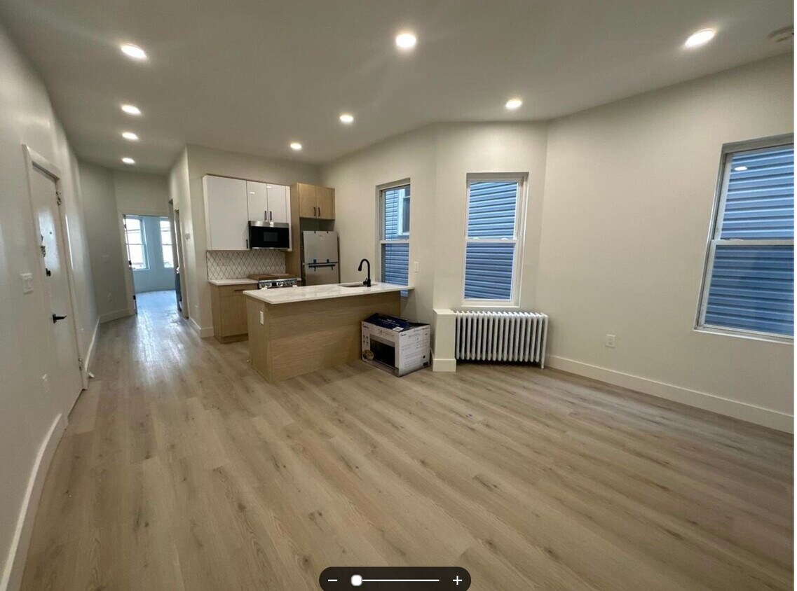 Foto principal - 530 West Side Ave