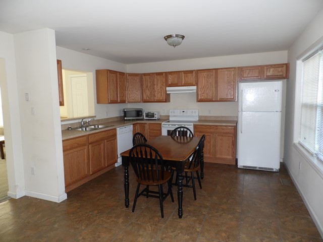 Building Photo - 18 Hickory Terrace
