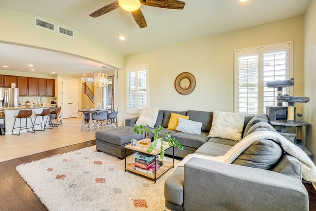 Building Photo - 17842 W Chuckwalla Canyon Rd