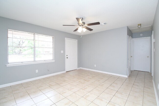 Foto del edificio - 1/2 Off First Month's Rent – 2BR Duplex in...