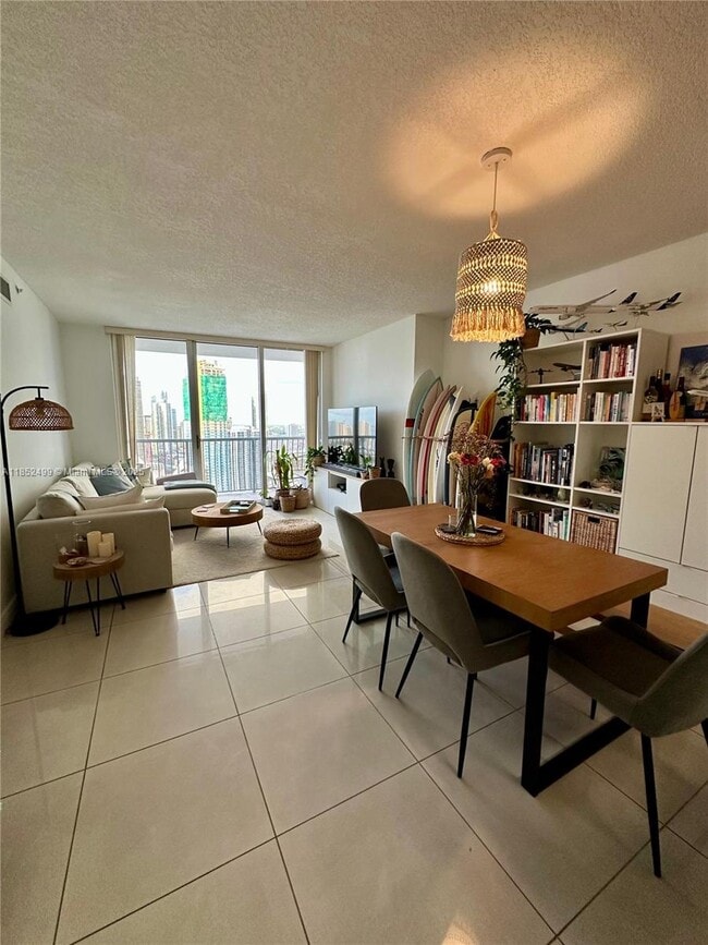 Foto del edificio - 1750 N Bayshore Dr