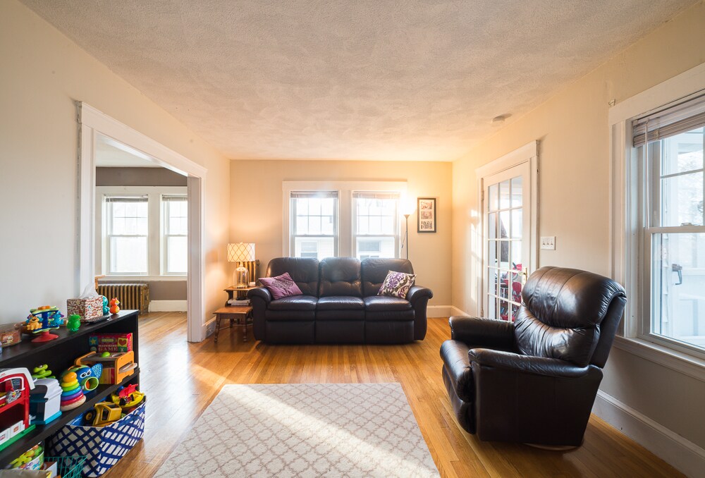 Primary Photo - 177 Bigelow St